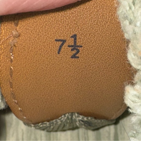 Yellow Box Gerri Sandals in Sage color. Size 7.5. Worn once EUC - Picture 4 of 9